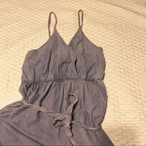 🌞Large Denim Romper with pockets - Picture 3 of 3